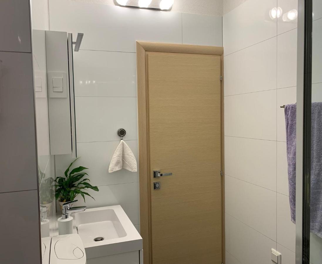 Mm Split Apartment - 5 Min By Car To The Beach & City Center - Free Public Parking Exterior photo
